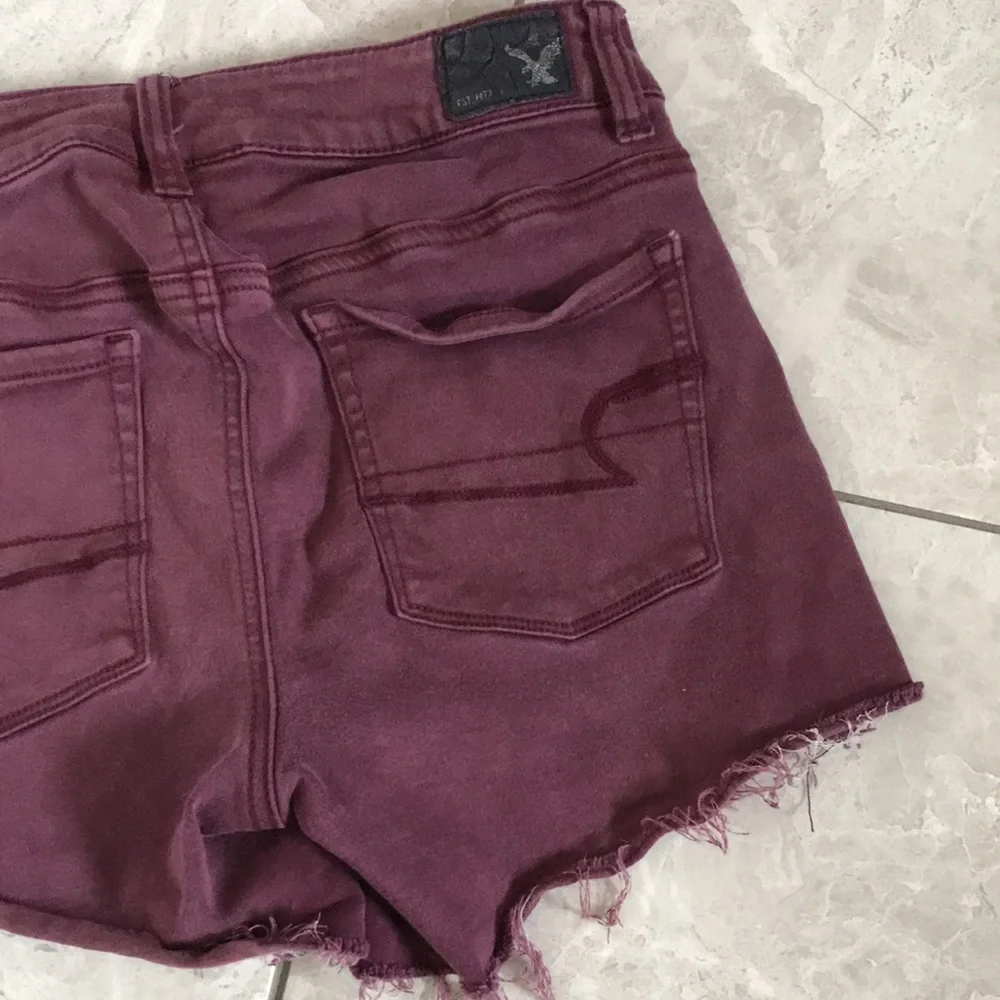AMERICAN EAGLE Women Super Stretch Hi Rise Shortie Plum Denim Shorts | 4